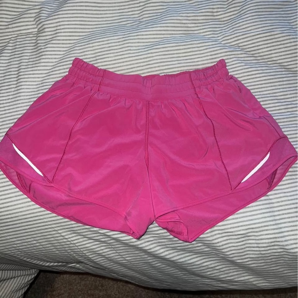 Lululemon Hotty Hot Shorts 4”